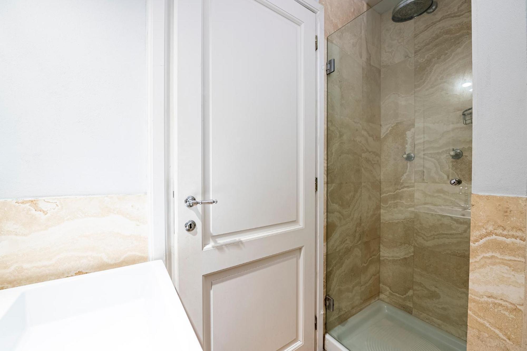 Suite In Pz. Michelangelo: Due Camere Con Due Bagni Florenz Exterior foto