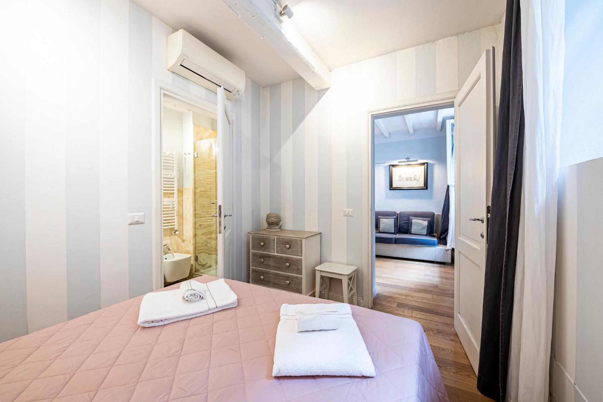 Suite In Pz. Michelangelo: Due Camere Con Due Bagni Florenz Exterior foto